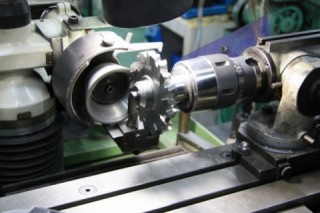 CNC工具研削盤